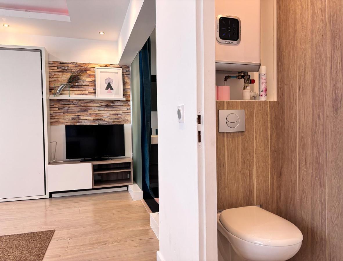 Appartement ☆Loft 35m2 Lyon 6 Ménage inclus/pas de check out☆ Extérieur photo